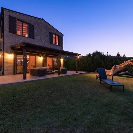 Casale Rosy 6&2, Emma