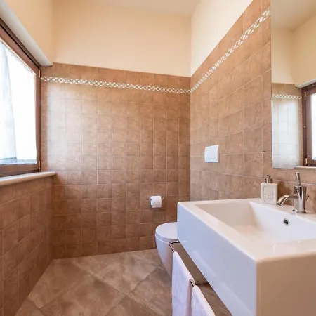 Casale Rosy 6&2, Emma Villa Offida