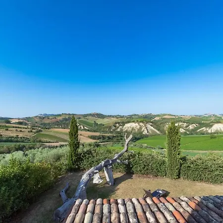 Villa Casale Rosy 6&2, Emma Offida