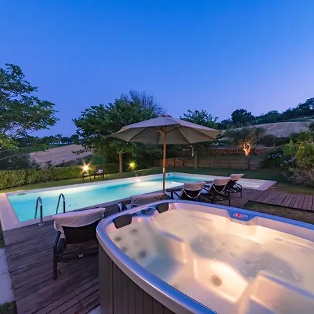 Villa Casale Rosy 6&2, Emma