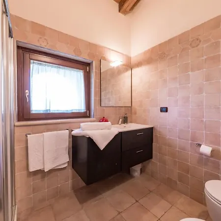 Casale Rosy 6&2, Emma Villa Offida