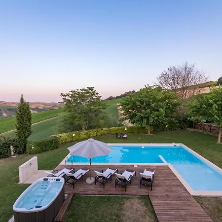 Villa Casale Rosy 6&2, Emma *