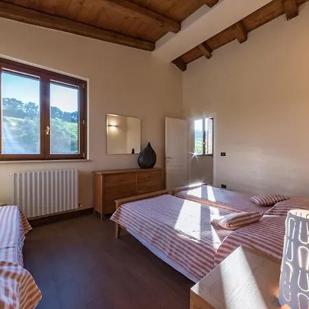 Casale Rosy 6&2, Emma Offida