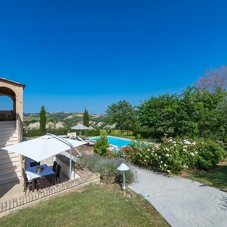 Casale Rosy 6&2, Emma Villa Offida