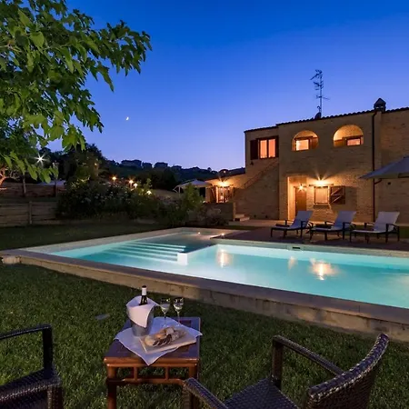 Casale Rosy 6&2, Emma Villa Offida